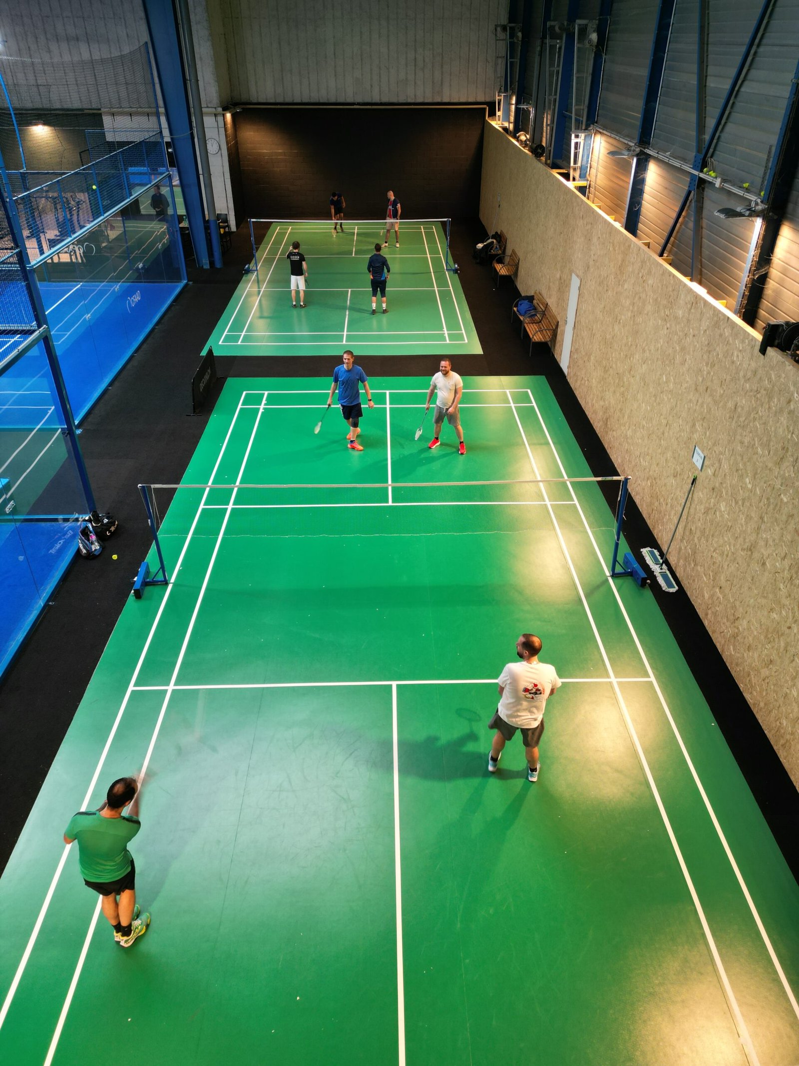 terrain badminton isneauville